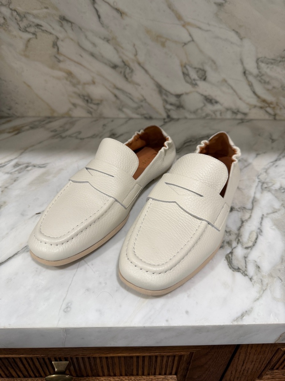 La Canadienne Cream Leather Penny Loafers